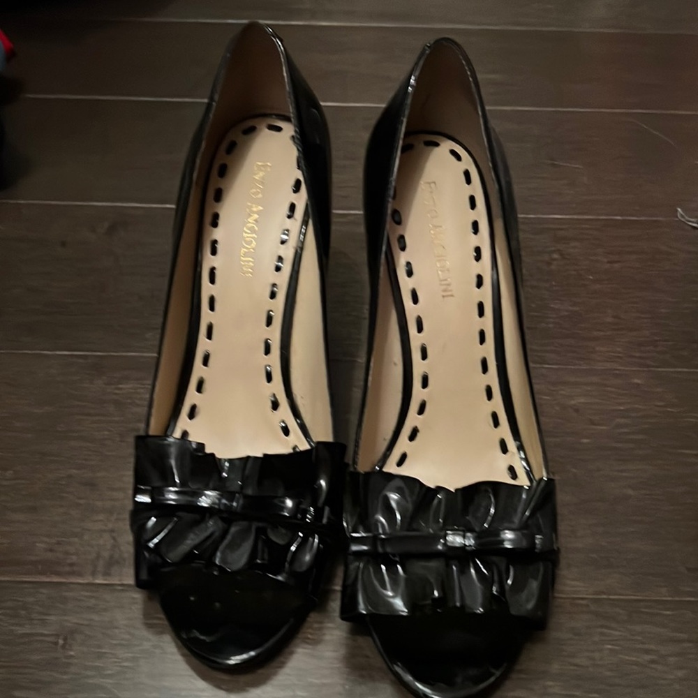 Enzo Angiolini black patten leather peep toe heel size 8